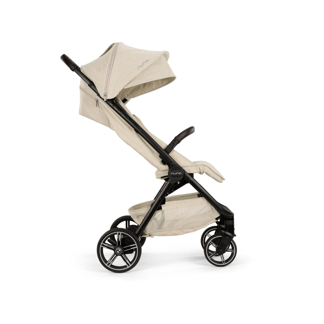 Nuna x BMW - Carucior ultracompact cu pliere automata TRVL lx, bej Mica