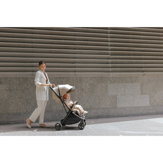Carucior sport, Jane, Clap, Sistem compact de pliere care permite transportul caruciorului la bordul aeronavei, Cadru din aluminium, De la nastere pana la 26Kg, Conform cu standardul european EN 1888-2:2018+A1:2023, Botanic