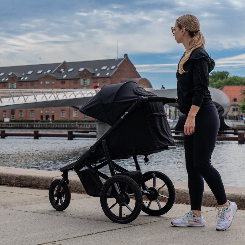 Carucior sport, Lionelo, Azura, Cu 3 roti, Cu baldachin XXL impermeabil, Pliere compacta, Pana la 22 kg, 6-48 luni, Conform cu standardele europene de securitate EN1888-1 si EN1888-2, Negru