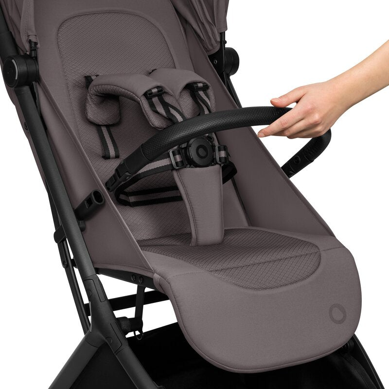 Carucior sport, Lionelo, Sia, 5.9 kg, Ultracompact, Pliere rapida cu o mana, Copertina UPF50+, Plasa de tantari si suport pentru biberon incluse, 6-48 luni, Sustine 22 kg, Bej Taupe