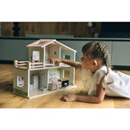 Casa de papusi din lemn Free2Play cu 13 piese de mobilier