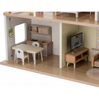 Casa de papusi din lemn Free2Play cu 13 piese de mobilier