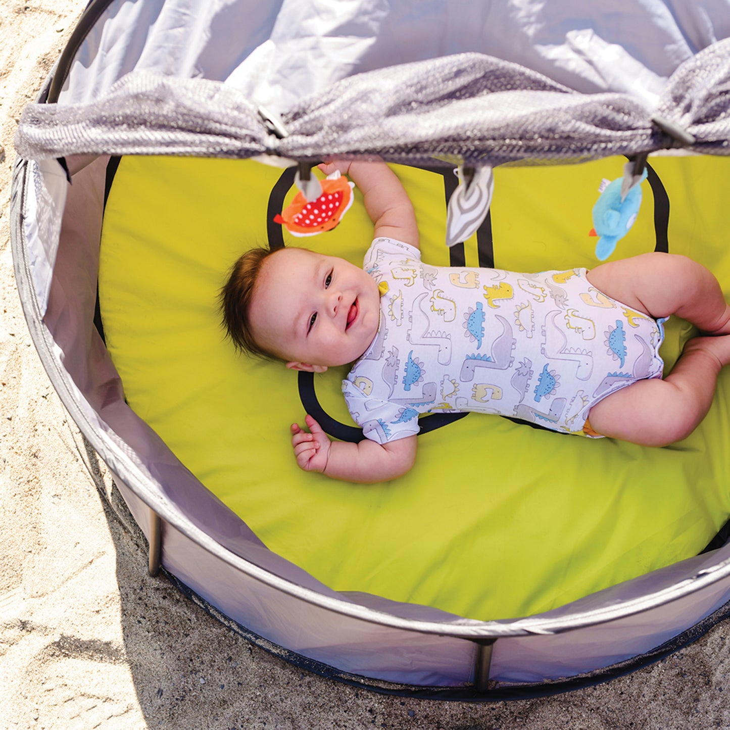 Cort 2 în 1 Călătorie și Joacă bblüv Nido Pop-Up Protecție UV 50+ Plasă Țânțari Compact