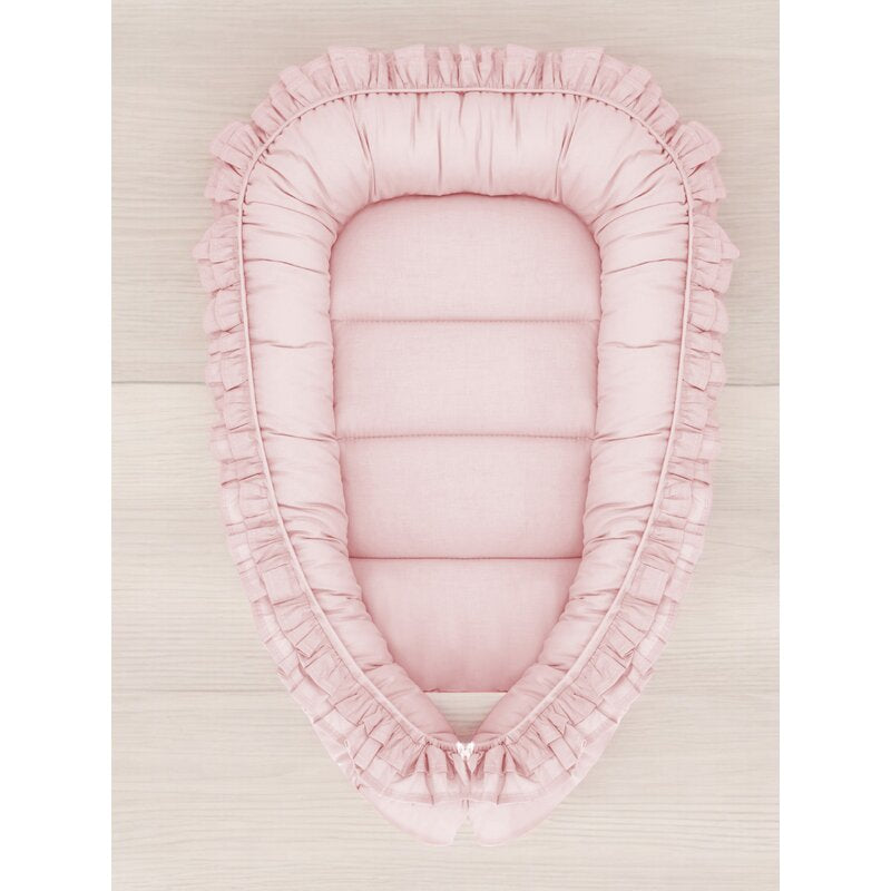 Cosulet bebelus, MimiNu, Pentru dormit, Baby Nest 55 x 75 cm, Cu Volanase, Husa 100% bumbac, Din bumbac certificat Oeko Tex Standard 100, Colectia Royal, Powder Pink