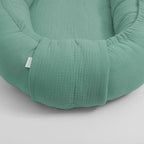 Baby nest New Baby Muselina 80x50 cm, Verde – detaliu al marginii