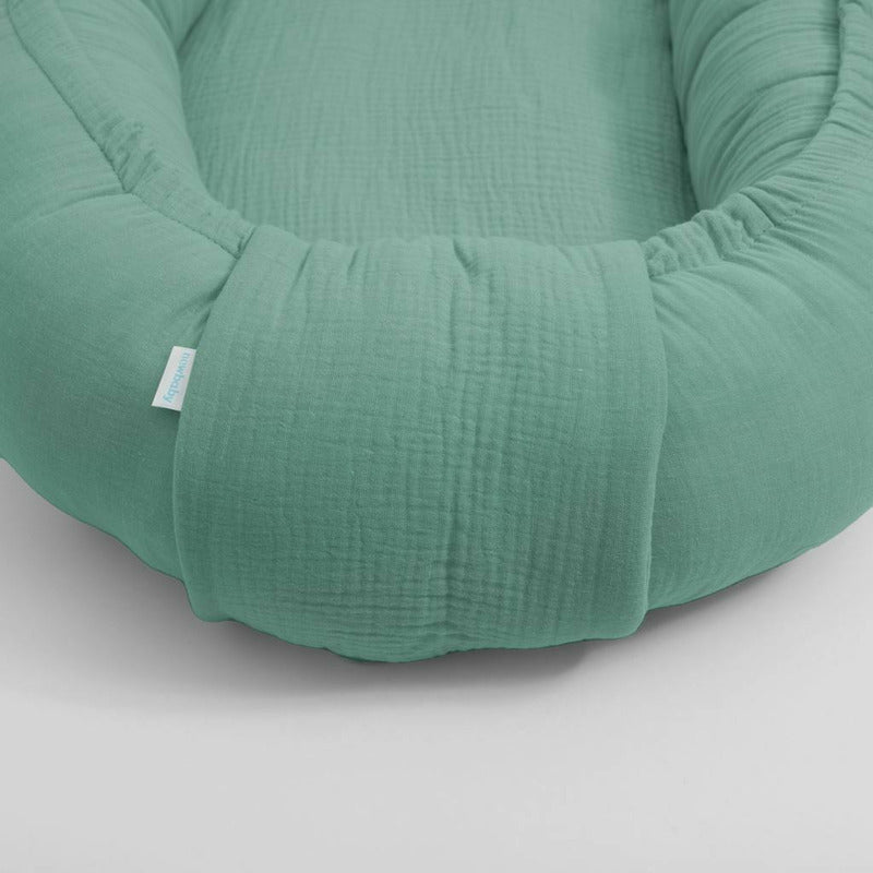 Baby nest New Baby Muselina 80x50 cm, Verde – detaliu al marginii