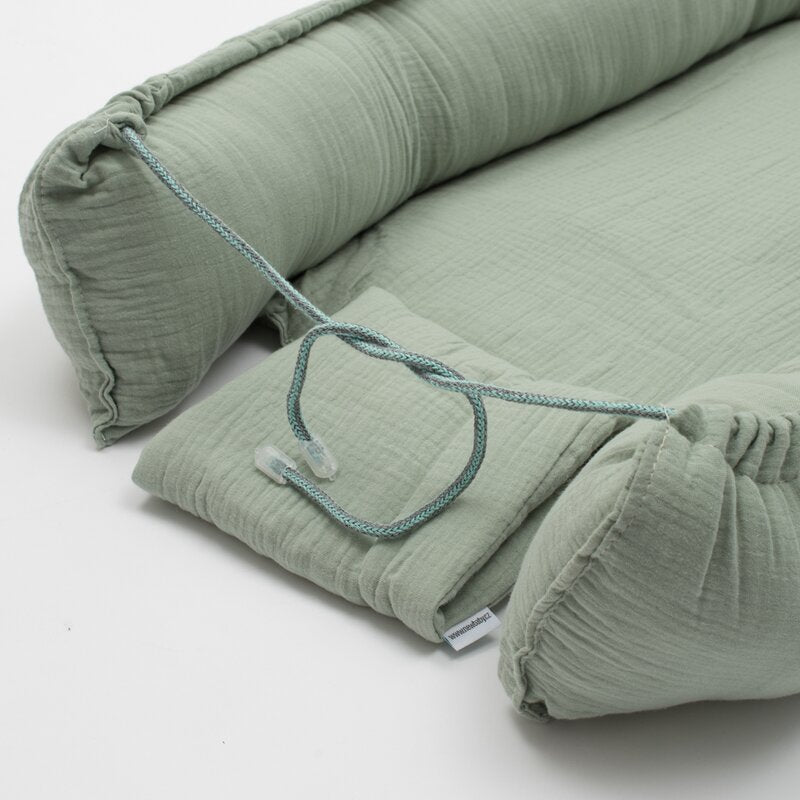 Cosulet bebelus, New Baby, Pentru dormit, Baby Nest 80 x 50 cm, Din muselina, Din materiale certificate Oeko Tex Standard 100, Salvia
