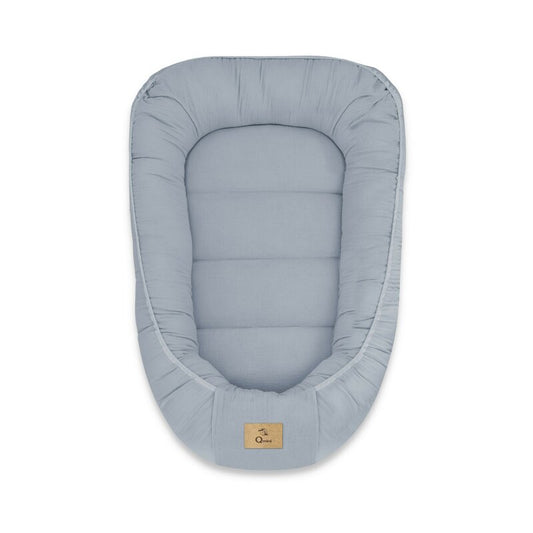 Cosulet bebelus, Qmini, Pentru dormit, Baby Nest 55 x 75 cm, Husa 100% muselina dubla, Material certificat Oeko Tex Standard 100, Jeans