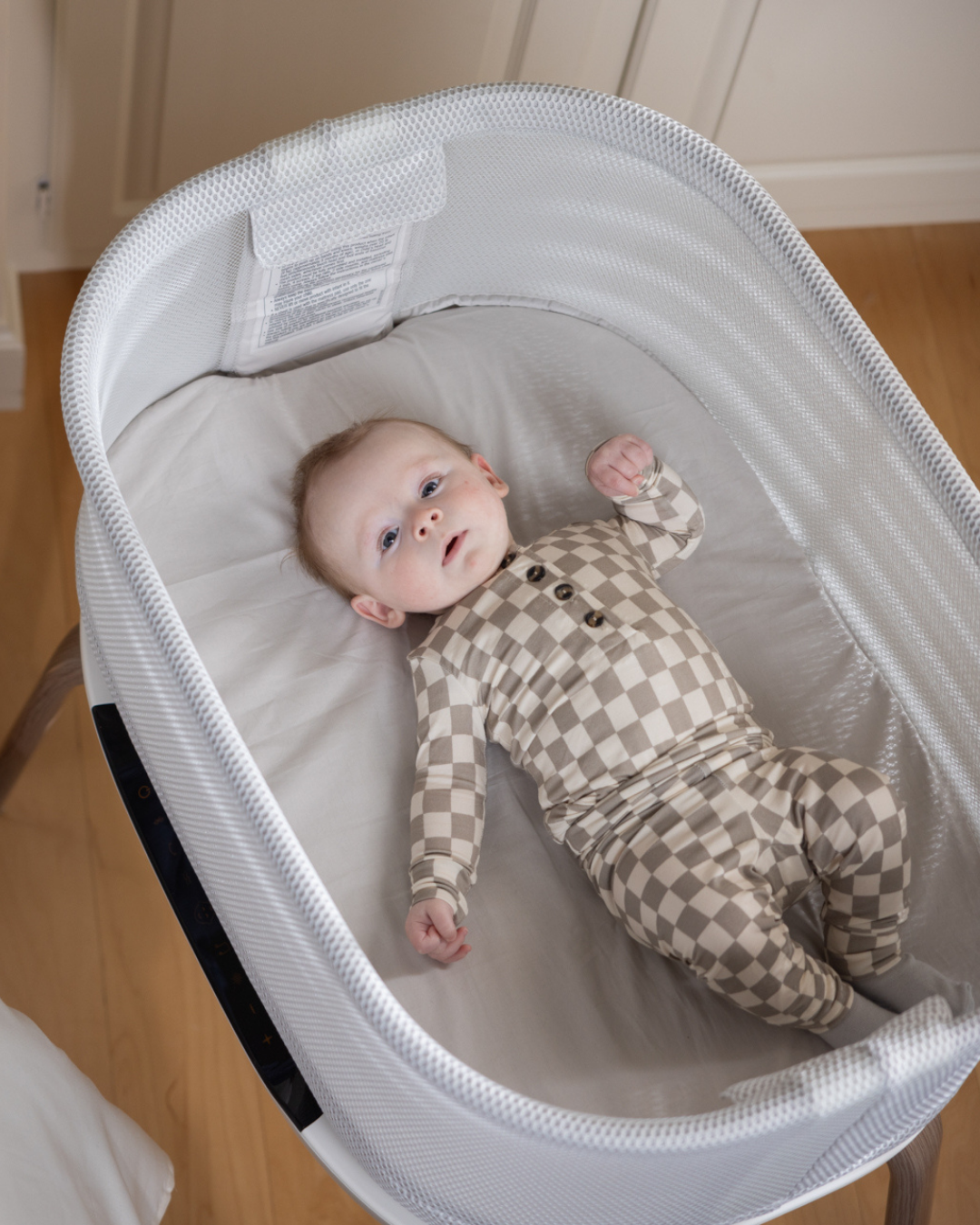 Graco - Patut co-sleeper Eluma Nest Luna cu leganare automata si sistem inteligent de detectare a plansului