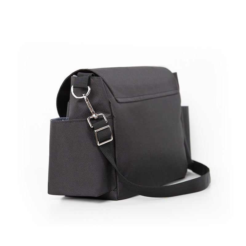 Geanta pentru scutece si organizator carucior, Petite&Mars, Sara, 2 in 1, Cu 7 buzunare, 1 buzunar cu izolatie termica, Dimensiune compacta, 40x23x10 cm, Negru/Maro