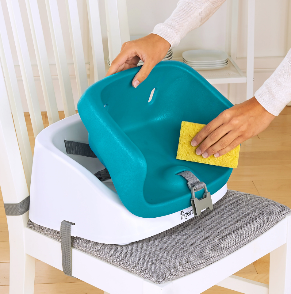 Ingenuity Booster pentru scaun de masa SmartClean Toddler