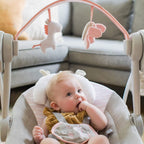 Ingenuity Leagan portabil Comfort 2 Go Flora the Unicorn