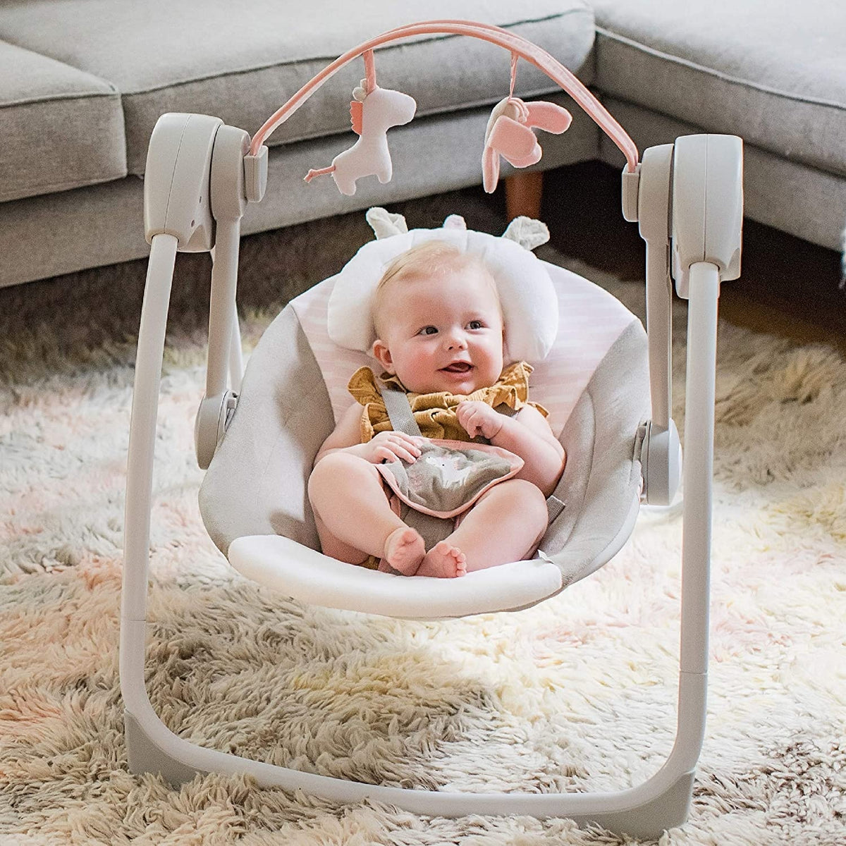 Ingenuity - Leagan portabil Comfort 2 Go Flora the Unicorn
