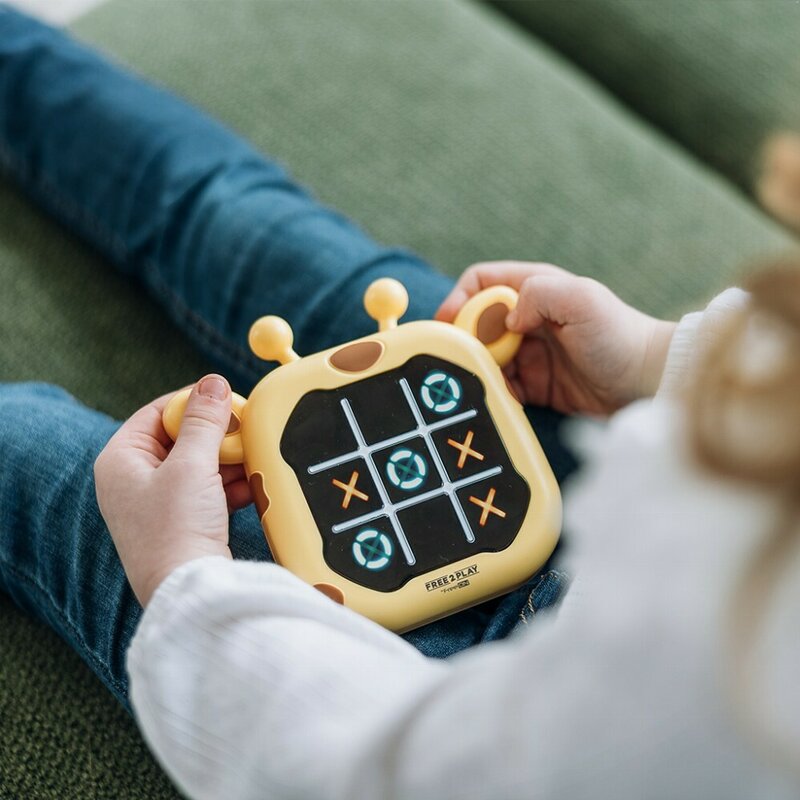 Joc electronic 2 in 1, Free2Play, X si 0, Design girafa, 3 ani +