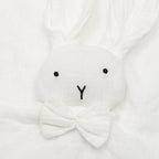 Jucarie textila New Baby Rabbit 30x30 cm, Alb – detaliul capului de iepuraș