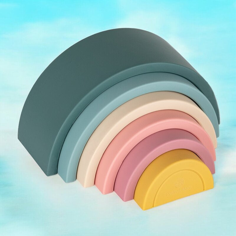 Jucarie pentru stivuire, Petite&Mars, Curcubeu, 14x7.5x5 cm, Silicon, Fara BPA, 6 piese, 12 luni+, Verde