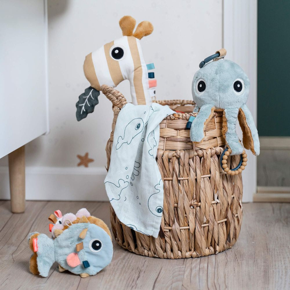 Jucarie senzoriala carticica de plus Done by Deer Sea Friends Colour Mix