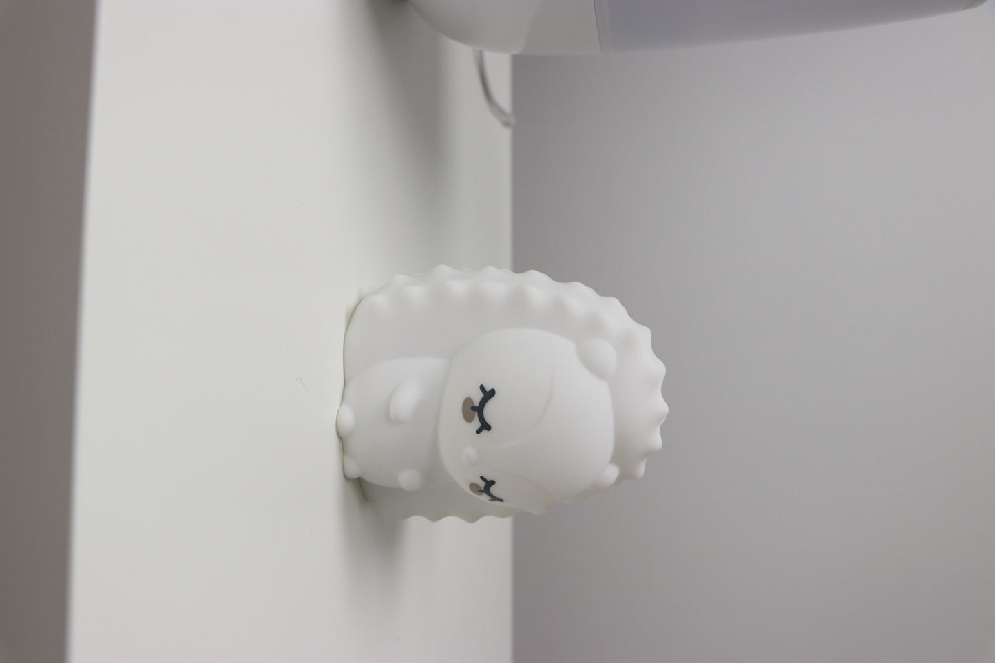 Lampă de veghe portabilă din silicon bbluv Hog