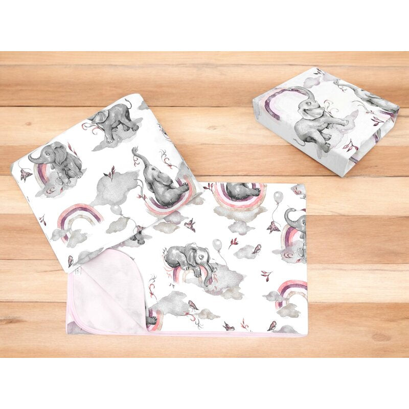 Lenjerie pat junior Qmini Elephants on Rainbow Pink 160x80 cm, 3 piese – detaliu material
