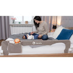 Protecție laterală de pat Lionelo Eva Bej Melange – barieră montată