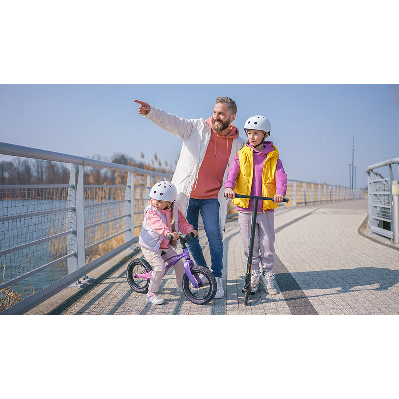 Bicicleta fara pedale, Lionelo, Bart Air, Usoara, Cu roti gonflabile, Cu cadru din magneziu, Cu ghidon si sa reglabile, Greutate 3.8 Kg, 12 inch, Conform cu standardul european de securitate EN71, Pink Violet