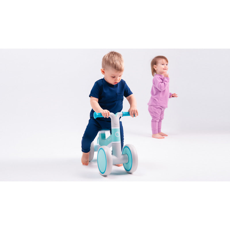 Bicicleta fara pedale, Lionelo, Villy, Cu 4 roti, Din spuma EVA si TPR, Stabila, Manere moi, antiderapante, 12- 36 luni, Sustine pana la 30 kg, Certificata EN 71-1:2014, EN 71-2:2011, EN 71-3:2019, Verde turcoaz