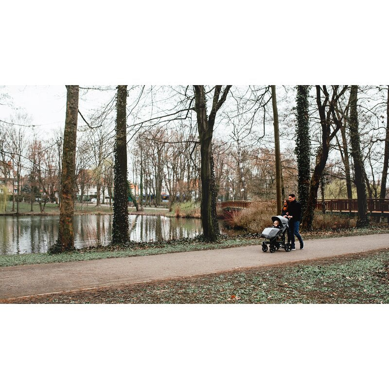 Carucior sport, Lionelo, Annet Plus, De la nastere, Cu accesorii si capotina XXL reglabila, 0 - 22 Kg, Conform cu standardele europene de securitate EN1888-1 si EN1888-2, Negru