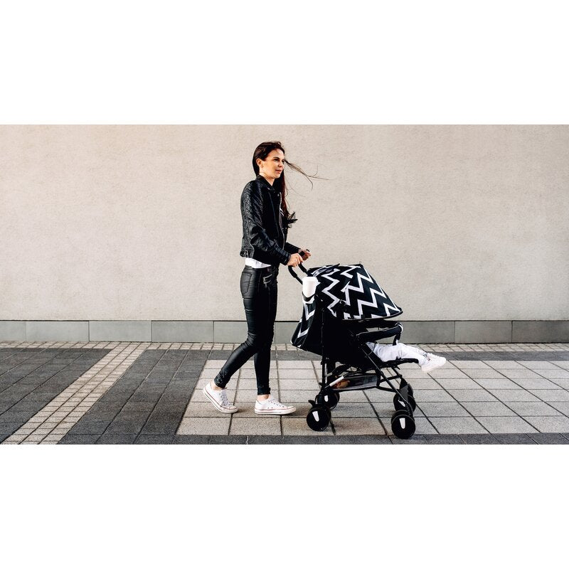 Carucior sport, Lionelo, Elia Oslo, Cu plasa de tantari, Suport de picioare reglabil, Spatar ajustabil in 4 pozitii, Capotina XXL, Pliere tip umbrela, Capacitate 15 kg, 6 luni+, EN 1888, Negru/Alb