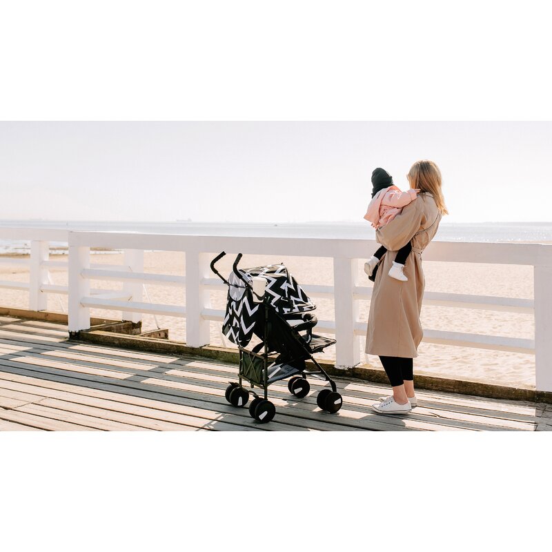 Carucior sport, Lionelo, Elia Oslo, Cu plasa de tantari, Suport de picioare reglabil, Spatar ajustabil in 4 pozitii, Capotina XXL, Pliere tip umbrela, Capacitate 15 kg, 6 luni+, EN 1888, Negru/Alb