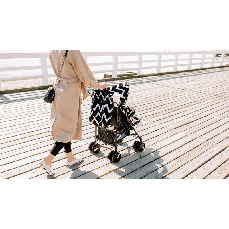 Carucior sport, Lionelo, Elia Oslo, Cu plasa de tantari, Suport de picioare reglabil, Spatar ajustabil in 4 pozitii, Capotina XXL, Pliere tip umbrela, Capacitate 15 kg, 6 luni+, EN 1888, Negru/Alb