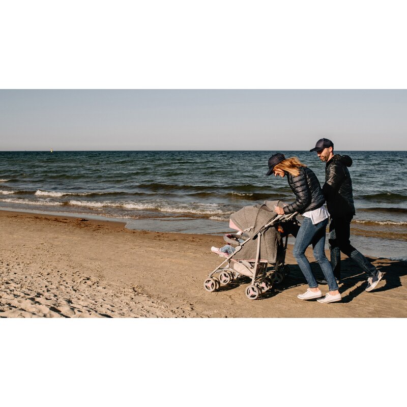 Carucior sport compact, Lionelo, Irma, Spatar reglabil in 4 pozitii, Suport picioare reglabil, Manere rotative, Pliere tip umbrela, 6- 36 luni, Pana la 15 kg, Conform cu EN1888-1:2018, Roz