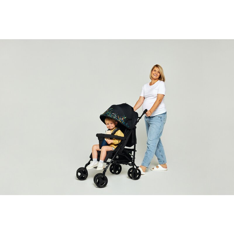 Carucior sport compact, Lionelo, Irma, Spatar reglabil in 4 pozitii, Suport picioare reglabil, Manere rotative, Pliere tip umbrela, 6- 36 luni, Pana la 15 kg, Conform cu EN1888-1:2018, Negru
