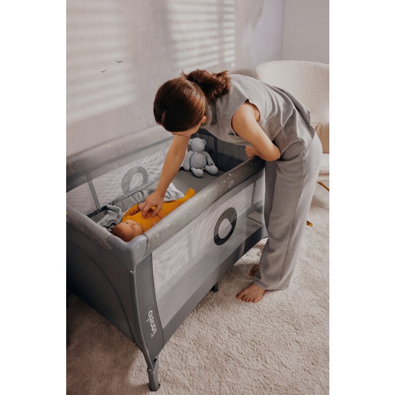 Patut pliant, Lionelo, Stefi Plus, Cu doua nivele, Cu intrare laterala cu fermoar, 2 roti, 120x60 cm, Conform cu standardul european de securitate EN 716, Gri