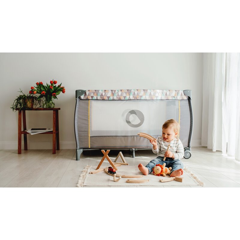 Patut pliant, Lionelo, Sven Plus, 120x60 cm, Cu doua nivele, Cu arcada jucarii, masuta de infasat  vibratii, melodii, conform cu standardele europeane de securitate EN716 si EN12221, Yellow Scandi