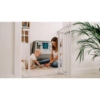 Poartă de siguranță Lionelo Truus Slim Alb – poartă în cameră de copil
