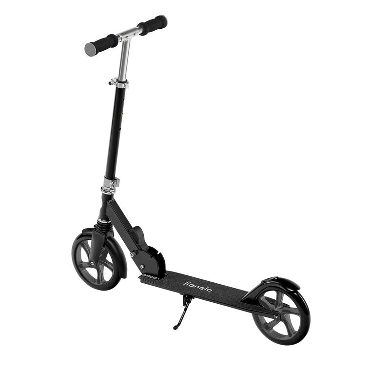 Trotinetă Lionelo Luca Grafit/Negru – unghi lateral al trotinetei