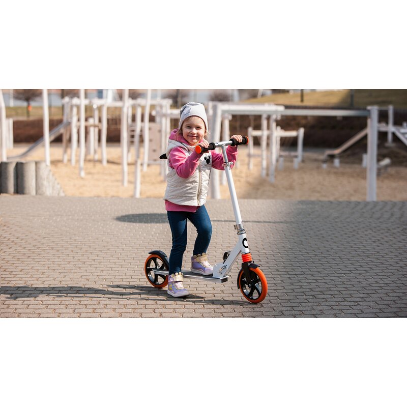 Trotineta, Lionelo, Luca, Pentru copii sau adulti, Ultrapliabila, Pana la 100 Kg, Conform cu standardul european de securitate EN14619, Portocaliu