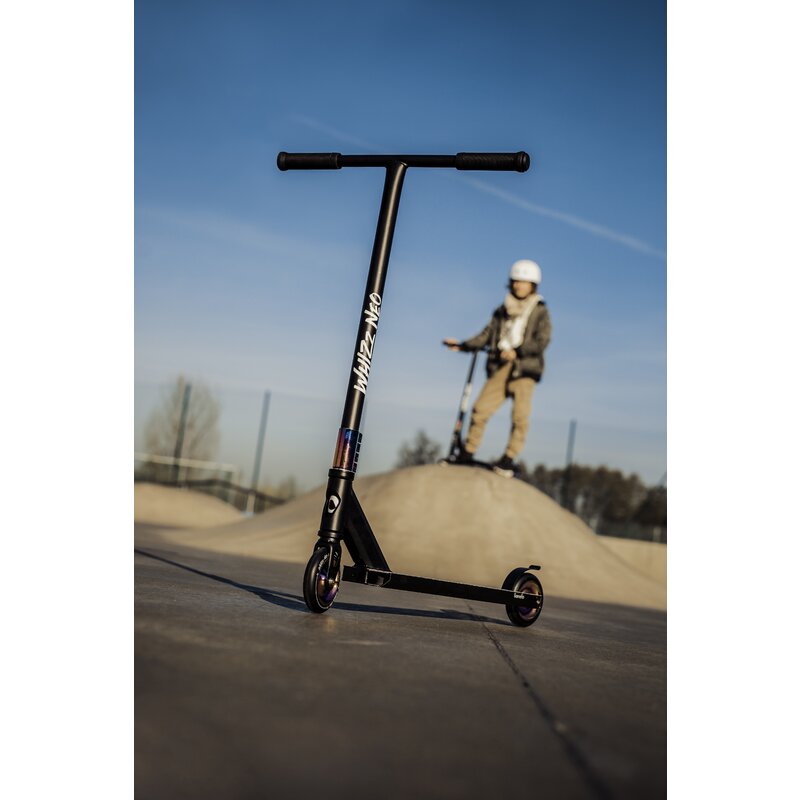 Trotineta, Lionelo, Whizz, Pentru Acrobatii, Rulmenti ABEC-9, 20 - 100 kg, Conform cu standardul european de securitate EN14619, Albastru