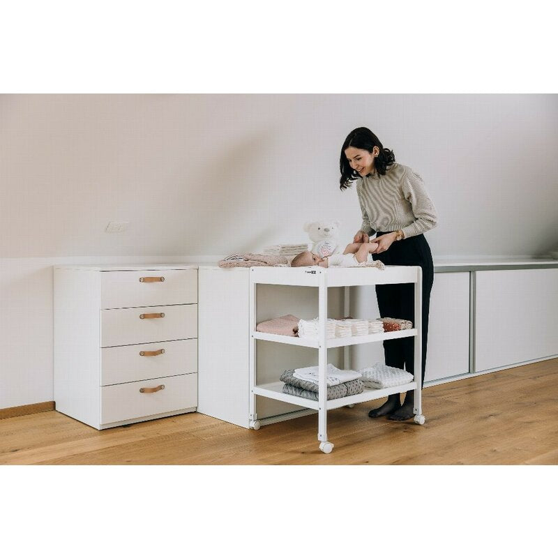 Masuta de infasat, FreeON, Mila, Din lemn, Cu 4 roti pentru transport facil, Cu 3 suprafete de depozitare, 76x54x86 cm, White