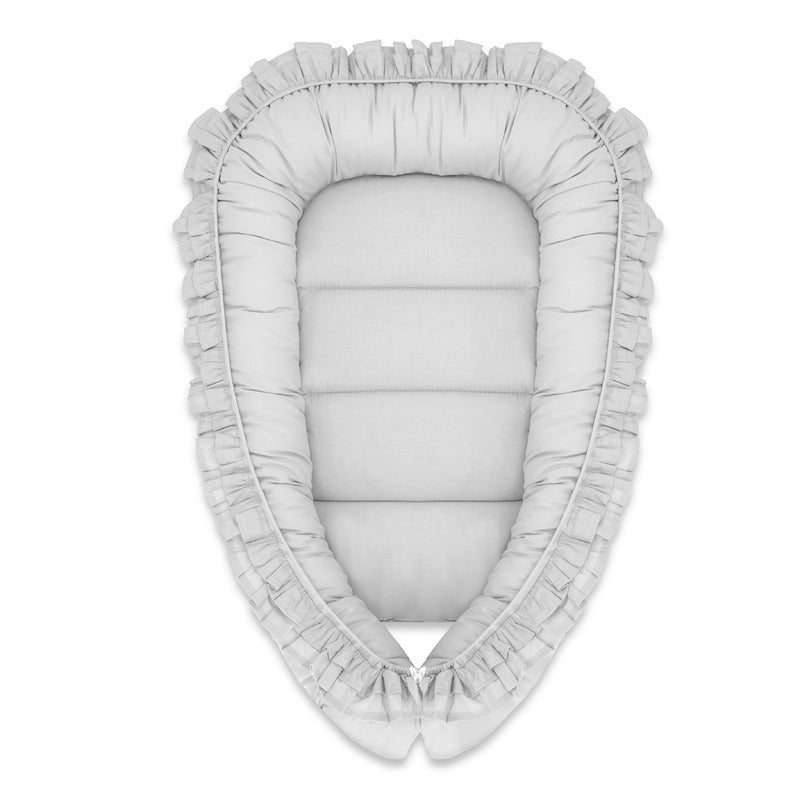 Cosulet bebelus, MimiNu, Pentru dormit, Baby Nest 55 x 75 cm, Cu Volanase, Husa 100% bumbac, Din bumbac certificat Oeko Tex Standard 100, Colectia Royal, Grey