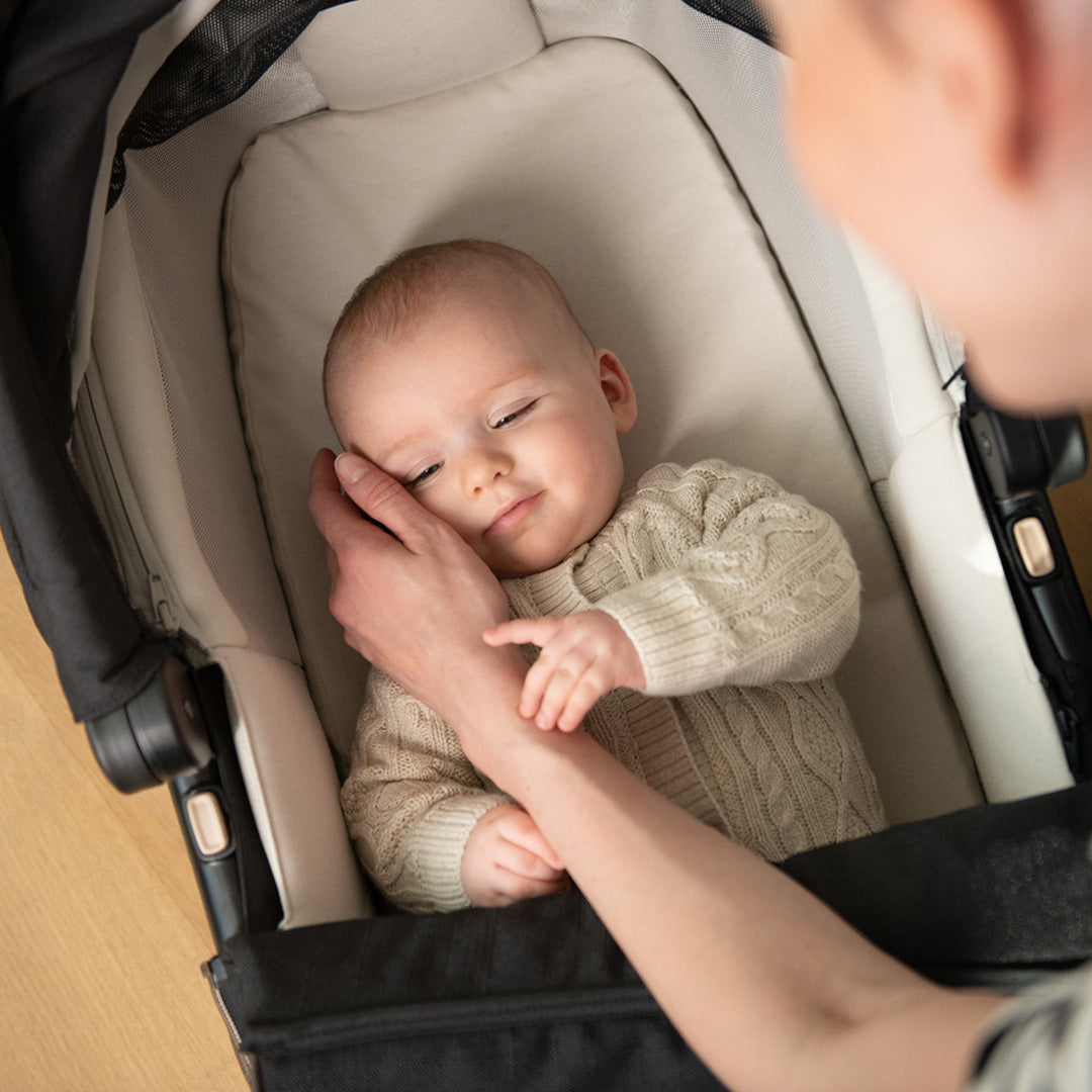 Pachet Cărucior Nuna IXXA 4 in 1 + Landou LYTL + Scoică Arra Flex + Bază Curv