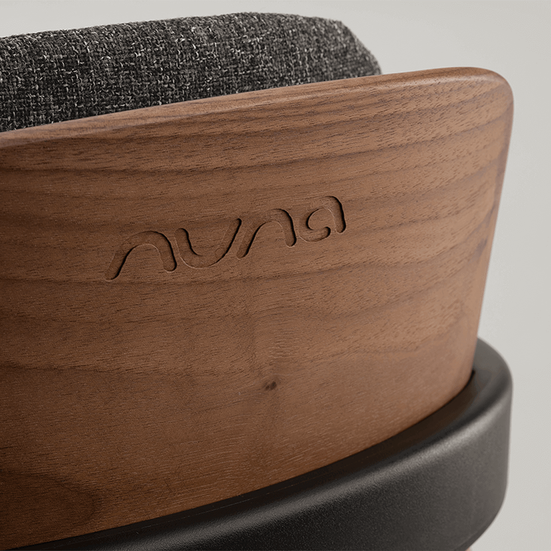 Scaun de Masă din Lemn Premium Nuna BRYN Sanderson cu Sistem Magnetic și Certificare GREENGUARD GOLD