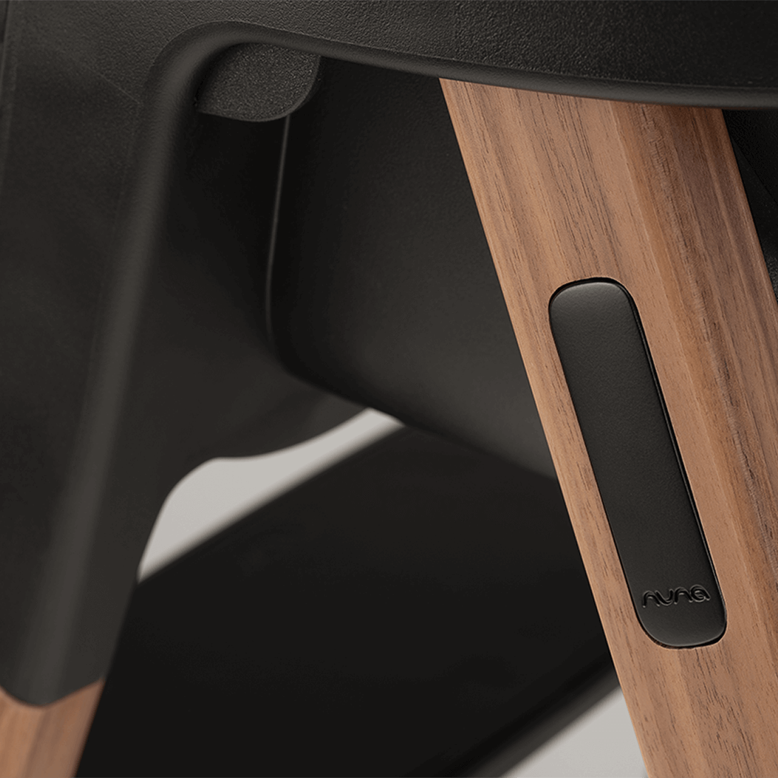 Scaun de Masă din Lemn Premium Nuna BRYN Sanderson cu Sistem Magnetic și Certificare GREENGUARD GOLD