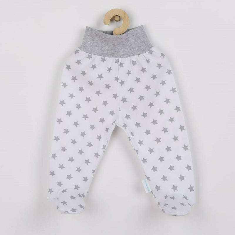 Pantalonasi cu botosei New Baby Classic II 56, Gri Stelute – vedere a pantalonașilor pe umeraș