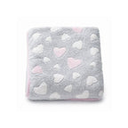 Paturica New Baby Heart, Roz – păturica pliată cu inimioare roz