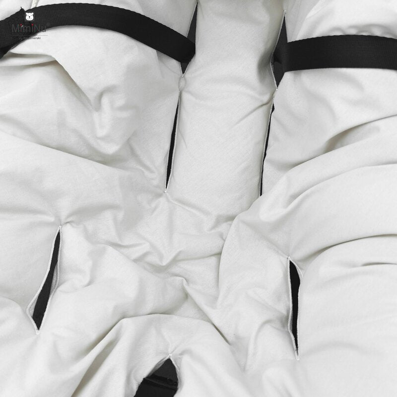 Paturica calduroasa, MimiNu, Premium, Pentru scoica, scaun auto/carucior, Cu volanas si dantela, Dimensiune 90x90 cm, Din Bumbac, Materiale certificate Oeko Tex Standard 100, Meadow