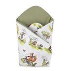 Păturică de înfășat Qmini Fox on bikes Natural 75x75 cm – prezentare produs