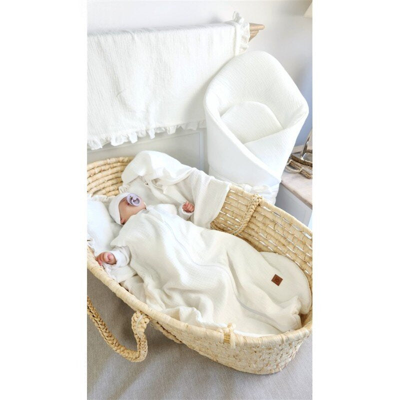 Paturica de infasat, Qmini, Din muselina dubla, Cu inchidere cu panglica, Dimensiune 75x75 cm, Din material certificat Oeko Tex Standard 100, Cream