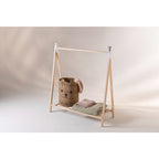 Păturică Lionelo Bamboo Blanket Beige Sand – imagine ambientală cu leagăn