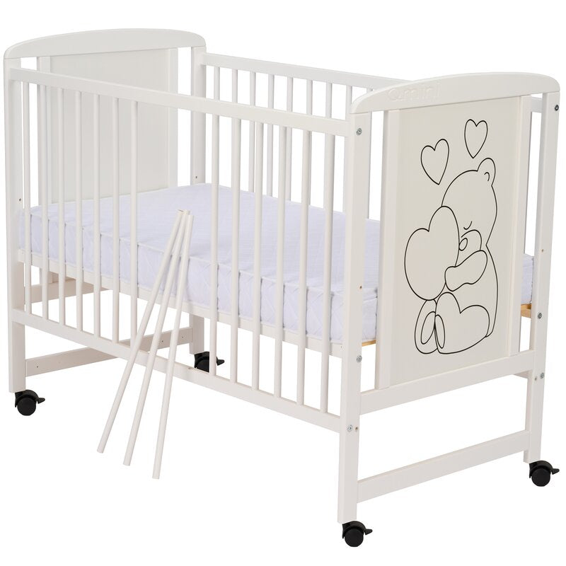 Patut din lemn, 120x60 cm, Din lemn de pin si mdf, Stabil si rezistent, Inaltime saltea reglabila pe 3 nivele, Laterala cu 3 bete detasabile, EN716-1, EN716-2, Alb, Qmini, Timmi Heart + Saltea 8 cm